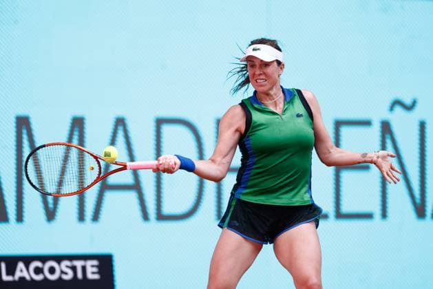 April 26, 2023, MADRID, MADRID, SPAIN: Anastasia Pavlyuchenkova of Russia in action against Victoria Jimenez Kasinteva of Andorra during the Mutua Madrid Open 2023 celebrated at Caja Magica on March 26, 2023 in Madrid, Spain. MADRID SPAIN - ZUMAa181 20230426_zaa_a181_127 Copyright: xOscarxJ.xBarrosox