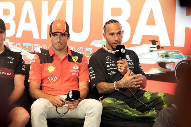 27 04 2023, Baku City Circuit , Baku, FORMULA 1 AZERBAIJAN GRAND PRIX 2023 ,in picture Carlos Sainz Jr ESP , Scuderia Ferrari, Lewis Hamilton GBR , Mercedes AMG Petronas Formula One Team Baku Baku City Circuit AZERBAIJAN  eu-images-506