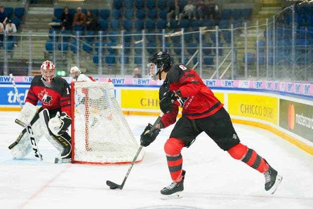 27 04 2023, Basel, St Jakob Arena, IIHF Ice Hockey U18 World Championship Canada vs Switzerland, 6 Andrew Gibson Canada in action Basel St Jakob Arena Basel Switzerland  Copyright: xJustPictures.ch DanielaxPorcellix