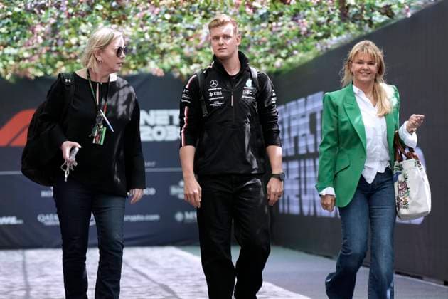 SCHUMACHER Mick F1 Team Mercedes with mother CORINNA and manager KEHM Sabine FIA F1 season 2023 GP Azerbaijan F1 GP Baku 2023 in Azerbaijan on 27 04 2023 in Baku Copyright: xJerryxAndrex