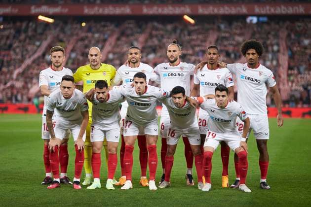 Athletic Club v Sevilla FC - La Liga Santander Players of Sevilla FC line up during the La Liga Santander match between Athletic Club and Sevilla FC at San Mames on April 27, 2023, in Bilbao, Spain. Bilbao San Mames Basque Country Spain RL_ATHvSEV_011 Copyright: xRicardoxLarreinax
