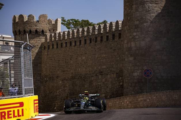 44 HAMILTON Lewis (gbr), Mercedes AMG F1 Team W14, action during the Formula 1 Azerbaijan Grand Prix 2023, 4th round of the 2023 Formula One World Championship, WM, Weltmeisterschaft from April 28 to 30, 2023 on the Baku City Circuit, in Baku, Azerbaijan - F1 - AZERBAIJAN GRAND PRIX 2023 DPPI Panoramic  00122008__R5_9296