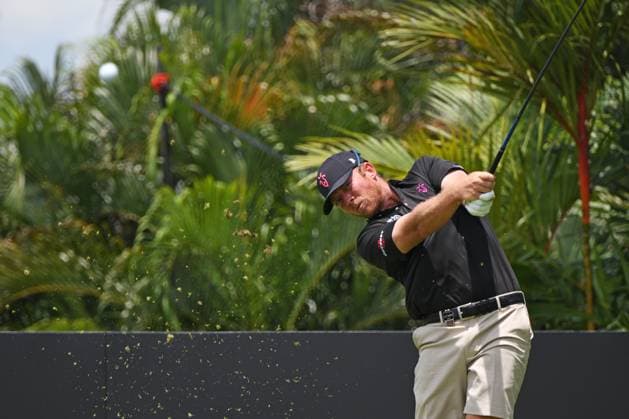 Sport Themen der Woche KW17 Sport Bilder des Tages (230428) -- SINGAPORE, April 28, 2023 -- Team RangeGoats Talor Gooch of the United States competes on the first day of the LIV Golf Singapore at Sentosa Golf Club in Singapore, on April 28, 2023. (Photo by Xinhua) (SP)SINGAPORE-GOLF-LIV-DAY 1 ThenxChihxWey 
