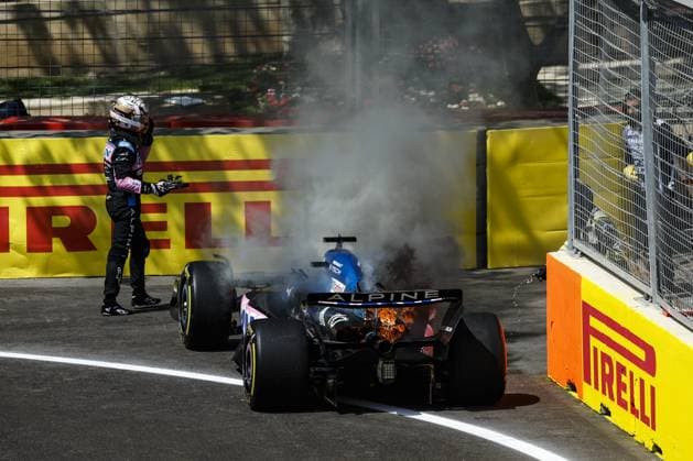 10 GASLY Pierre (fra), Alpine F1 Team A523, action engine crash, accident, during the Formula 1 Azerbaijan Grand Prix 2023, 4th round of the 2023 Formula One World Championship, WM, Weltmeisterschaft from April 28 to 30, 2023 on the Baku City Circuit, in Baku, Azerbaijan - F1 - AZERBAIJAN GRAND PRIX 2023 DPPI Panoramic 00122008__R3_6057