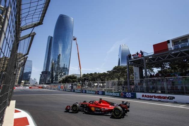 16 LECLERC Charles (mco), Scuderia Ferrari SF-23, action during the Formula 1 Azerbaijan Grand Prix 2023, 4th round of the 2023 Formula One World Championship, WM, Weltmeisterschaft from April 28 to 30, 2023 on the Baku City Circuit, in Baku, Azerbaijan - F1 - AZERBAIJAN GRAND PRIX 2023 DPPI Panoramic  00122008__R5_0173