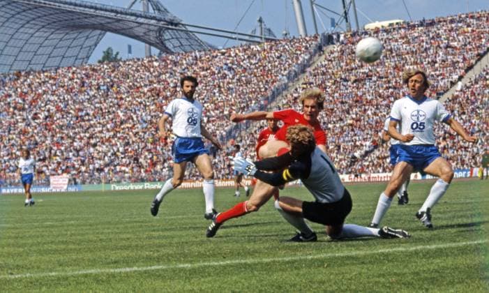 13 06 81 FC Bayern München Bayer 05 Uerdingen Germany, Munich, 13 06 1981, Football, Bundesliga, FC Bayern München Bayer 05 Uerdingen 4 0 f l Karl Heinz Rummenigge FC Bayern München , Paul Hesselbach, Siegfried Held both Bayer 05 Uerdingen