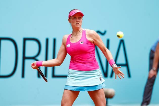 April 29, 2023, MADRID, MADRID, SPAIN: Shelby Rogers of United States in action against Irina Camelia Begu of Romania during the Mutua Madrid Open 2023 celebrated at Caja Magica on Abril 29, 2023 in Madrid, Spain. MADRID SPAIN - ZUMAa181 20230429_zaa_a181_039 Copyright: xOscarxJ.xBarrosox