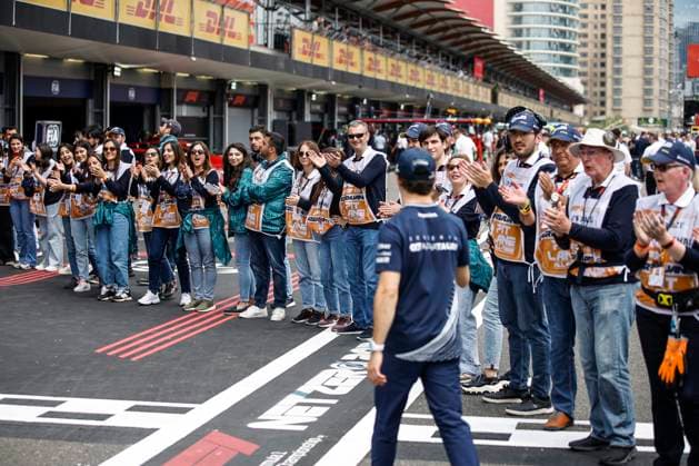 marshall, commissaire de piste, during the Formula 1 Azerbaijan Grand Prix 2023, 4th round of the 2023 Formula One World Championship, WM, Weltmeisterschaft from April 28 to 30, 2023 on the Baku City Circuit, in Baku, Azerbaijan - F1 - AZERBAIJAN GRAND PRIX 2023 - RACE DPPI Panoramic  00122009__R3_1931