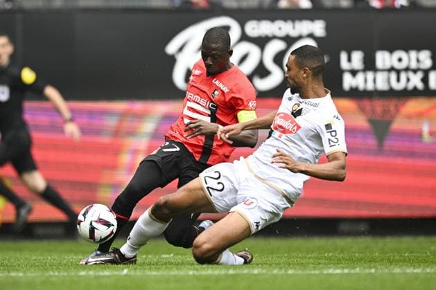 Hamari Traore (Rennes FC) vs Cedric Hountondji (Angers) FOOTBALL : Rennes vs Angers - Ligue 1 - 30 04 2023 JBAutissier Panoramic 