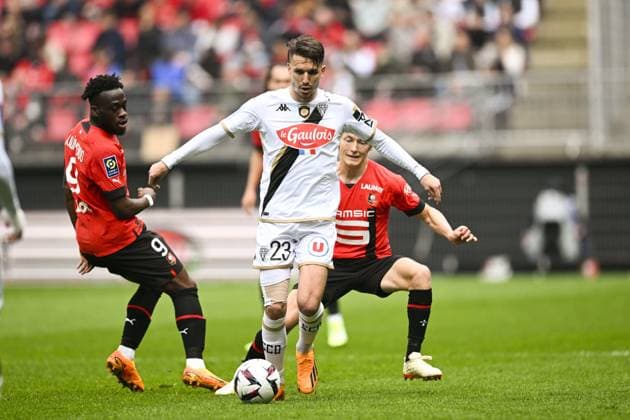 Adrien Hunou (Angers) FOOTBALL : Rennes vs Angers - Ligue 1 - 30 04 2023 JBAutissier Panoramic 