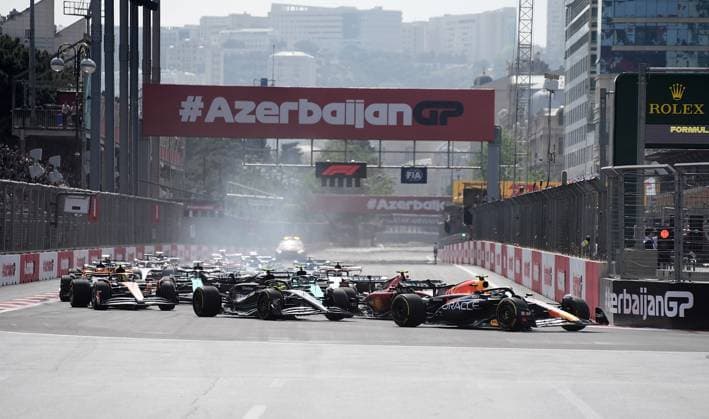 30 04 2023, Baku City Circuit , Baku, FORMULA 1 AZERBAIJAN GRAND PRIX 2023 ,in picture race start Sergio Perez MEX , Oracle Red Bull Racing, Max Verstappen NLD , Oracle Red Bull Racing, Lewis Hamilton GBR , Mercedes AMG Petronas Formula One Team, Fernando Alonso ESP , Aston Martin Aramco Cognizant Formula One Team Baku Baku City Circuit AZERBAIJAN eu-images-506
