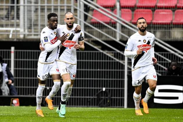 Joie des joueurs d Angers apres le but de Nabil Bentaleb (Angers) sur penalty FOOTBALL : Rennes vs Angers - Ligue 1 - 30 04 2023 JBAutissier Panoramic 