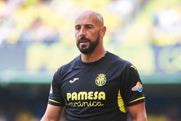 Spain, Vila real, 30 04 2023, Estadio de la Ceramica, FC Villarreal v Celta Vigo LaLiga Santander Matchday 32, Pepe Reina FC Villarreal looks on Vila real Estadio de la Ceramica Spain  eu-images-078