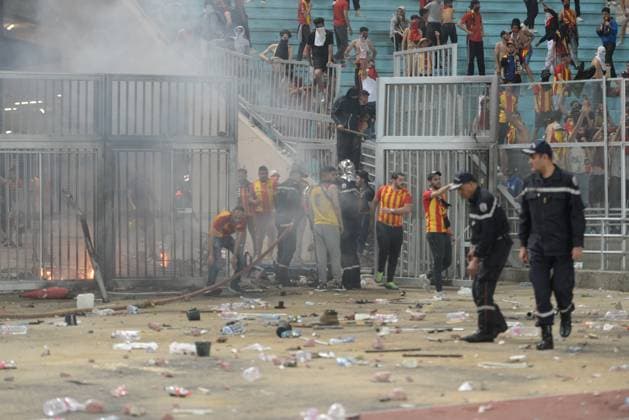 Bilder des Jahres 2023, Sport 04 April Sport Themen der Woche KW17 April 30, 2023, Rades, Tunis, Tunisia: Extreme violence between Eastern supporters and the police, several injured among the police officers, ordered the game after the intervention of the civil protection who controlled the flames thrown on the field. During the 1 4 final match of the African Champions League between the Tunis Sports Esperance (EST) and the Algerian team JS kabily at the Rades Stadium. Rades Tunisia - ZUMAm107 20230430_zaf_m107_038 Copyright: xChokrixMahjoubx