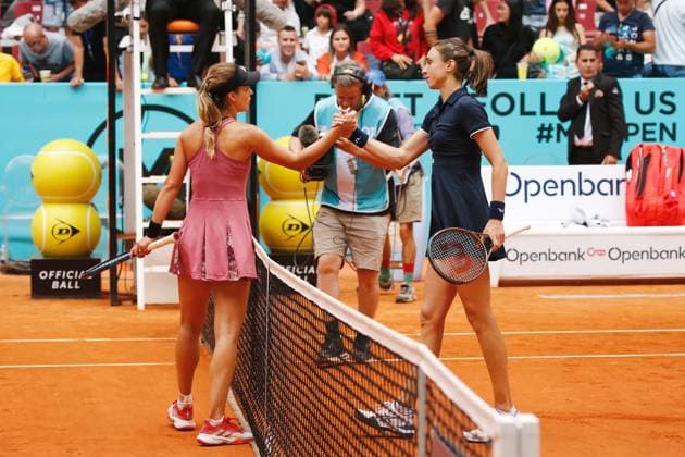 (L-R) Anna Kalinskaya (RUS), Petra Martic (CRO), APRIL 30, 2023 - Tennis : Petra Martic and Anna Kalinskaya shake hands after singles round of 32 match on the WTA, Tennis Damen 1000 tournaments Mutua Madrid Open tennis tournament at the Caja Magica in Madrid, Spain. Noxthirdxpartyxsales  (217252984)