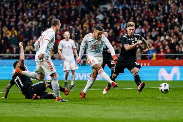 Spain v Argentina - International Friendly, Länderspiel, Nationalmannschaft Thiago Alcantara of Spain (C) attempts a kick while scores his goal during the International Friendly 2018 match between Spain and Argentina at Wanda Metropolitano Stadium on 27 March 2018 in Madrid, Spain. Madrid Wanda Metropolitano Spain  Copyright: xPowerxSportxImagesx PSI03201_27MARZO2018_DGS3401