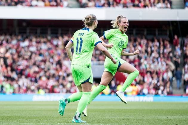 Sport Themen der Woche KW18 Sport Bilder des Tages UEFA Women’s Champions League Halbfinale Rueckspiel: FC Arsenal - VfL Wolfsburg Jubel zum 1:1 durch Jill Roord (VfL Wolfsburg. 14) UEFA Women’s Champions League Halbfinale Rueckspiel: FC Arsenal - VfL Wolfsburg, London, Emirates Stadium *** UEFA Womens Champions League Semi Final Second leg FC Arsenal VfL Wolfsburg Cheers to 1 1 by Jill Roord VfL Wolfsburg 14 UEFA Womens Champions League Semi Final Second leg FC Arsenal VfL Wolfsburg, London, Emirates Stadium Copyright: xBEAUTIFULxSPORTS Wunderlx