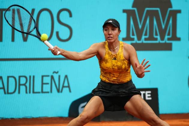 May 1, 2023, MADRID, MADRID, SPAIN: Jessica Pegula of United States in action against Martina Trevisan of Italy during the Mutua Madrid Open 2023 celebrated at Caja Magica on May 01, 2023 in Madrid, Spain. MADRID SPAIN - ZUMAa181 20230501_zaa_a181_327 Copyright: xIrinaxR.xHipolitox