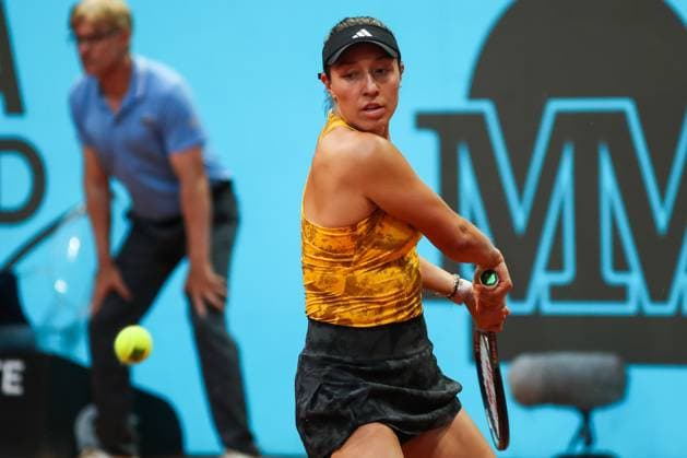 May 1, 2023, MADRID, MADRID, SPAIN: Jessica Pegula of United States in action against Martina Trevisan of Italy during the Mutua Madrid Open 2023 celebrated at Caja Magica on May 01, 2023 in Madrid, Spain. MADRID SPAIN - ZUMAa181 20230501_zaa_a181_330 Copyright: xIrinaxR.xHipolitox