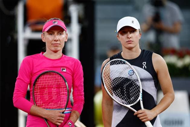 May 1, 2023, MADRID, MADRID, SPAIN: Ekaterina Alexandrova of Russia and Iga Swiatek of Poland pose for photo during the Mutua Madrid Open 2023 celebrated at Caja Magica on May 01, 2023 in Madrid, Spain. MADRID SPAIN - ZUMAa181 20230501_zaa_a181_435 Copyright: xOscarxJ.xBarrosox