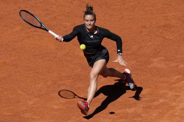 Maria Sakkari of Greece returns a shot to Aryna Sabalenka of Belarus during their semi-final match of the Mutua Madrid Open at the Caja Magica stadium, in Madrid, Spain, on Thursday, May 4, 2023.  PDH20230504059 PaulxHannaMUTUAxMADRIDxOPEN