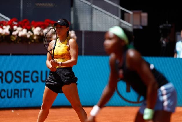May 5, 2023, MADRID, MADRID, SPAIN: Jessica Pegula of United States plays doubles with Coco Gauff of United States against Marta Kostyuk of Ukraine and Elena-Gabriela Ruse of Romania during the Mutua Madrid Open 2023 celebrated at Caja Magica on May 05, 2023 in Madrid, Spain. MADRID SPAIN - ZUMAa181 20230505_zaa_a181_013 Copyright: xOscarxJ.xBarrosox