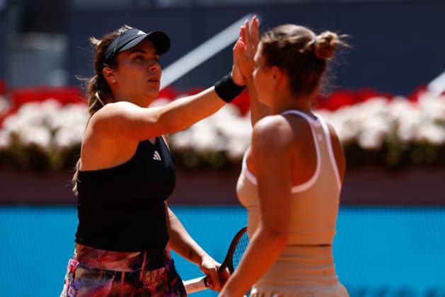 May 5, 2023, MADRID, MADRID, SPAIN: Elena-Gabriela Ruse of Romania plays doubles with Marta Kostyuk of Ukraine against Coco Gauff and Jessica Pegula of United States during the Mutua Madrid Open 2023 celebrated at Caja Magica on May 05, 2023 in Madrid, Spain. MADRID SPAIN - ZUMAa181 20230505_zaa_a181_018 Copyright: xOscarxJ.xBarrosox
