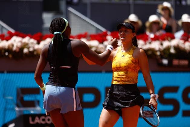 May 5, 2023, MADRID, MADRID, SPAIN: Jessica Pegula of United States plays doubles with Coco Gauff of United States against Marta Kostyuk of Ukraine and Elena-Gabriela Ruse of Romania during the Mutua Madrid Open 2023 celebrated at Caja Magica on May 05, 2023 in Madrid, Spain. MADRID SPAIN - ZUMAa181 20230505_zaa_a181_033 Copyright: xOscarxJ.xBarrosox