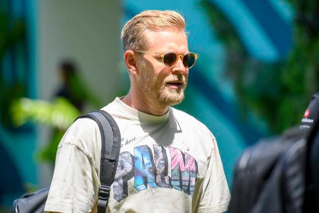 5th May 2023: Miami International Autodrome, Miami Gardens, Florida, USA: Formula 1 Crypto.com Miami Grand Prix 2023: Free Practice Day: MoneyGram Haas driver Kevin Magnussen arrives at the Paddock.  ActionPlus12505122 DouglasxMurray