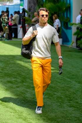 5th May 2023: Miami International Autodrome, Miami Gardens, Florida, USA: Formula 1 Crypto.com Miami Grand Prix 2023: Free Practice Day: Scuderia AlphaTauri driver Nyck De Vries arrives at the Paddock.  ActionPlus12505130 DouglasxMurray