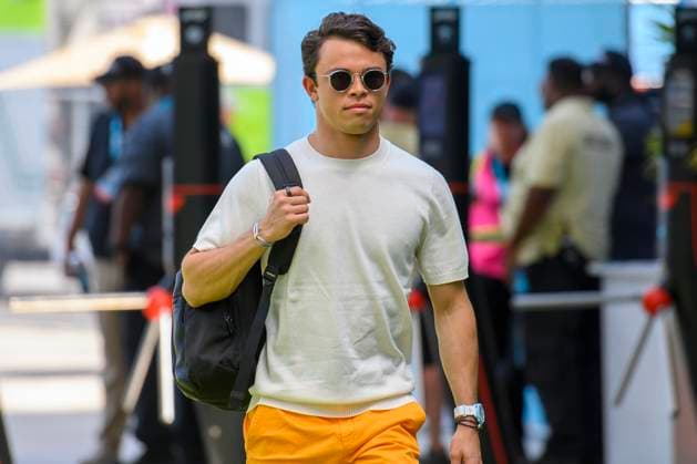 5th May 2023: Miami International Autodrome, Miami Gardens, Florida, USA: Formula 1 Crypto.com Miami Grand Prix 2023: Free Practice Day: Scuderia AlphaTauri driver Nyck De Vries arrives at the Paddock.  ActionPlus12505131 DouglasxMurray