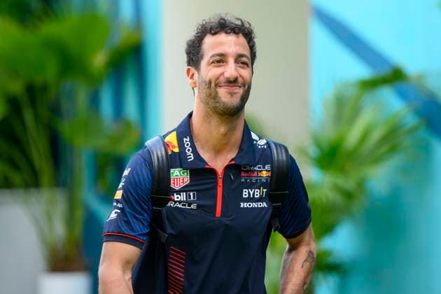 5th May 2023: Miami International Autodrome, Miami Gardens, Florida, USA: Formula 1 Crypto.com Miami Grand Prix 2023: Free Practice Day: Daniel Ricciardo smiles as he arrives at the Paddock.  ActionPlus12505134 DouglasxMurray