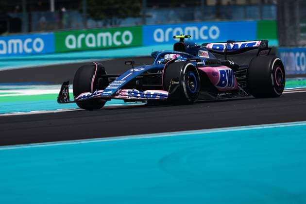 10 GASLY Pierre (fra), Alpine F1 Team A523, action during the Formula 1 Crypto.com Miami Grand Prix 2023, 5th round of the 2023 Formula One World Championship, WM, Weltmeisterschaft from May 05 to 07, 2023 on the Miami International Autodrome, in Miami Gardens, Florida, United States of America - F1 - MIAMI GRAND PRIX 2023 DPPI Panoramic  00122010_AV3_6067