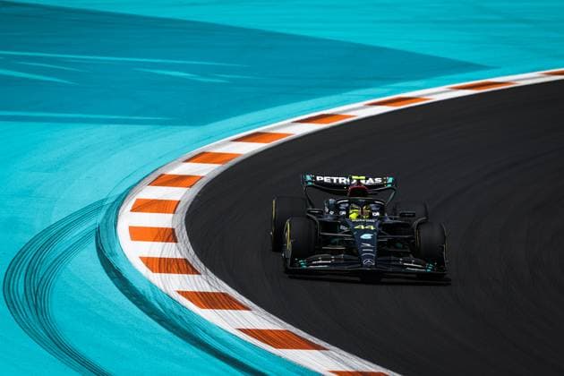 44 HAMILTON Lewis (gbr), Mercedes AMG F1 Team W14, action during the Formula 1 Crypto.com Miami Grand Prix 2023, 5th round of the 2023 Formula One World Championship, WM, Weltmeisterschaft from May 05 to 07, 2023 on the Miami International Autodrome, in Miami Gardens, Florida, United States of America - F1 - MIAMI GRAND PRIX 2023 DPPI Panoramic  00122010_AV3_6191
