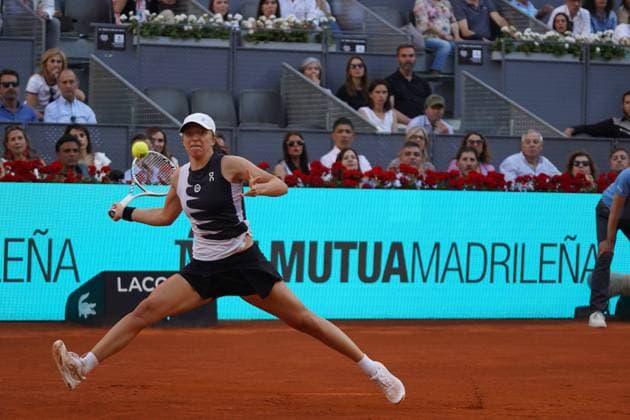 Iga Swiatek POL vs Aryna Sabalenka BY during the women s tennis final of the Mutua Madrid Open, Madrid May 06, 2023 Cordon Press