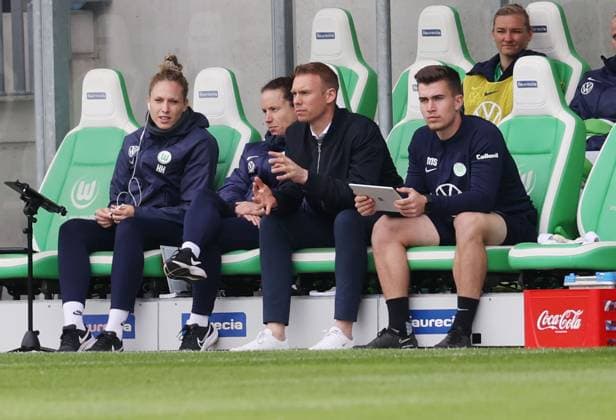 VfL Wolfsburg women vs 1 FC Cologne Wolfsburg, 07 05 2023, soccer, women, season 22 23, Flyeralarm Bundesliga, 19 matchday, VfL Wolfsburg vs 1 FC Cologne, picture shows VfL coach Tommy Stroot Wolfsburg