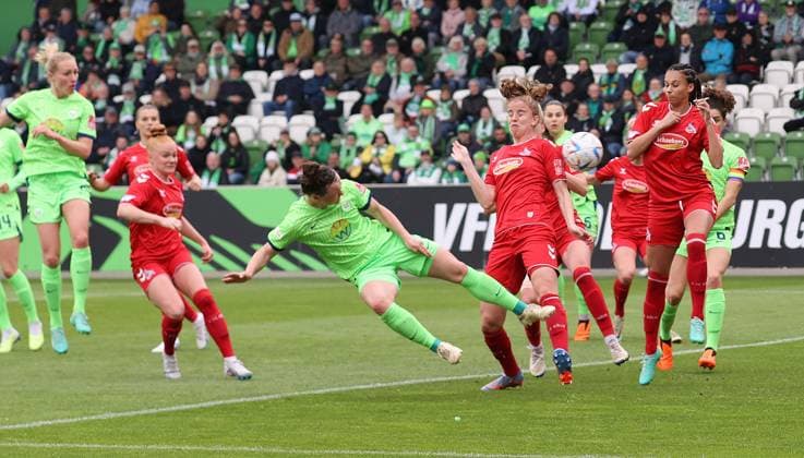 VfL Wolfsburg women vs 1 FC Cologne Wolfsburg, 07 05 2023, soccer, women, season 22 23, Flyeralarm Bundesliga, 19 matchday, VfL Wolfsburg vs 1 FC Cologne, picture shows Marina Hegering VfL, 31 scores the goal to 2 1 for Wolfsburg Wolfsburg in this scene via header