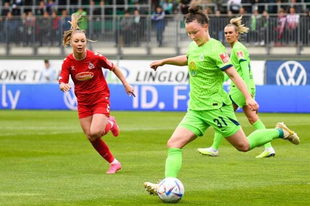 Soccer I Women I Season 2022 2023 I 19 Matchday I VfL Wolfsburg 1 FC Köln I 07 05 2023 Marina Hegering 31, VfL Wolfsburg got VfL Wolfsburg back on track and scored to lead 2 1, Weronika Zawistowska 24, 1 FC Köln runs Hegering on Wolfsburg AOK Stadion Lower Saxony Germany Copyright: xLobeca InesxHähnelx