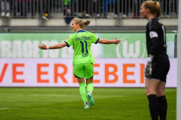 Soccer I Women I Season 2022 2023 I 19 Matchday I VfL Wolfsburg 1 FC Köln I 07 05 2023 Came, saw and scored Alexandra Popp 11, VfL Wolfsburg in the goal celebration Wolfsburg AOK Stadium Lower Saxony Germany Copyright: xLobeca InesxHähnelx