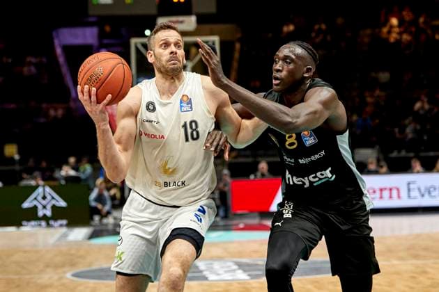 Jonas Wohlfarth Bottermann Nr 18 Veolia Towers Hamburg Jilson Bango Nr 8 Basketball Loewen Braunschweig GER, Basketball Loewen Braunschweig vs Veolia Towers Hamburg, Basketball, easy credit BBL, Spielzeit 2022 23, 07 05 2023 GER, Basketball Loewen Braunschweig vs Veolia Towers Hamburg, Basketball, easy credit BBL, Spielzeit 2022 23, 16 04 2023 Braunschweig Copyright: xEibner-Pressefoto Jan-FredericxHelbigx EP_JHG