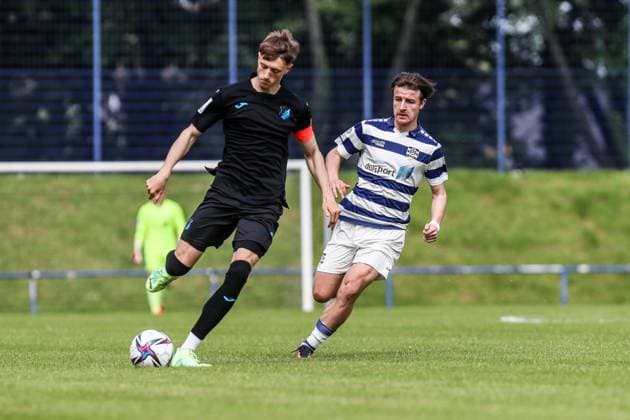 Sports, Football, A Junior Bundesliga Season 2022 2023 Special Match Round Group A 1 Matchday MSV Duisburg U19 TSG 1899 Hoffenheim U19 07 05 2023, Training Ground MSV Duisburg Zweikampf Duisburg Training Ground MSV Duisburg Nordrhein Westfahlen Germany