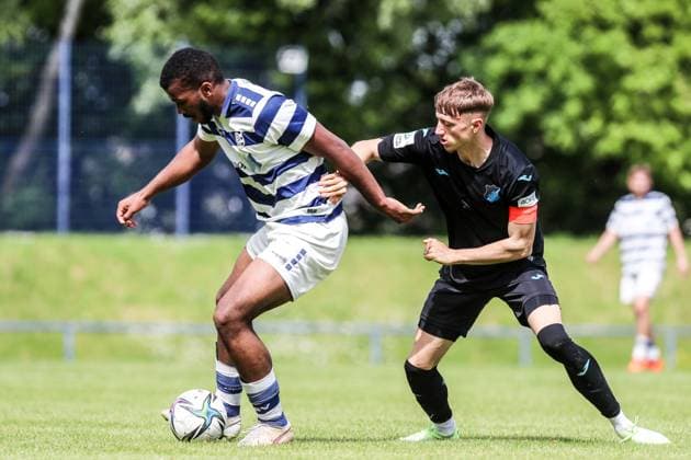 Sports, Football, A Junior Bundesliga Season 2022 2023 Special Match Round Group A 1 Matchday MSV Duisburg U19 TSG 1899 Hoffenheim U19 07 05 2023, Training Ground MSV Duisburg Zweikampf Duisburg Training Ground MSV Duisburg Nordrhein Westfahlen Germany