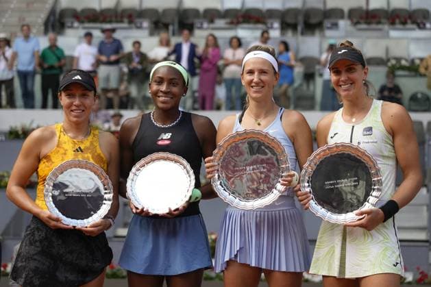 Doubles finalists (L-R) Jessica Pegula and Coco Gauff of the U.S. pose next to winners Victoria Azarenka of Belarus and Beatriz Haddad Maia of Brazil after the women s doubles final in the Mutua Madrid Open at the Caja Magica stadium, in Madrid, Spain, on Sunday, May 7, 2023.  PDH20230507003 PaulxHanna
