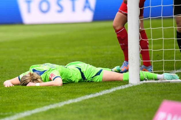 Soccer I Women I Season 2022 2023 I 19 Matchday I VfL Wolfsburg 1 FC Köln I 07 05 2023 Alexandra Popp 11, VfL Wolfsburg just misses the goal and stays on the ground for seconds cut-out, close-up, portrait, single photo, single image, body Wolfsburg AOK Stadion Lower Saxony Germany Copyright: xLobeca InesxHähnelx
