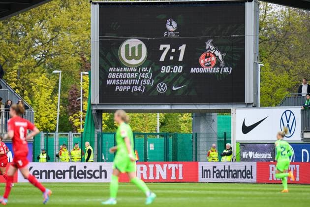 Soccer I Women I Season 2022 2023 I 19 Matchday I VfL Wolfsburg 1 FC Köln I 07 05 2023 Goal festival in Wolfsburg The goal scorers of VfL Wolfsburg do not fit together on the scoreboard Wolfsburg AOK Stadium Lower Saxony Germany Copyright: xLobeca InesxHähnelx