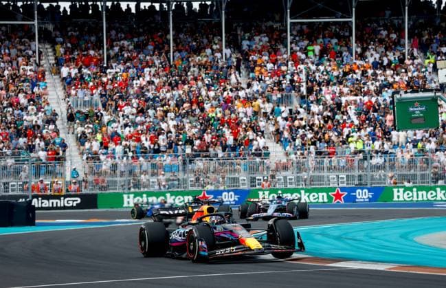 01 VERSTAPPEN Max (nld), Red Bull Racing RB19, action during the Formula 1 Crypto.com Miami Grand Prix 2023, 5th round of the 2023 Formula One World Championship, WM, Weltmeisterschaft from May 05 to 07, 2023 on the Miami International Autodrome, in Miami Gardens, Florida, United States of America - F1 - MIAMI GRAND PRIX 2023 - RACE DPPI Panoramic  F12023GP05USA_JK023957