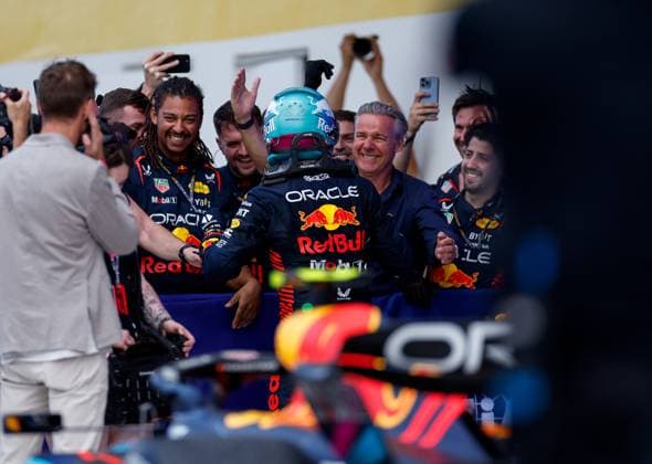 VERSTAPPEN Max (ned), Red Bull Racing RB19, portrait celebrating victory with his manager VERMEULEN Raymond, during the Formula 1 Crypto.com Miami Grand Prix 2023, 5th round of the 2023 Formula One World Championship, WM, Weltmeisterschaft from May 05 to 07, 2023 on the Miami International Autodrome, in Miami Gardens, Florida, United States of America - F1 - MIAMI GRAND PRIX 2023 - RACE DPPI Panoramic F12023GP05USA_JK022879