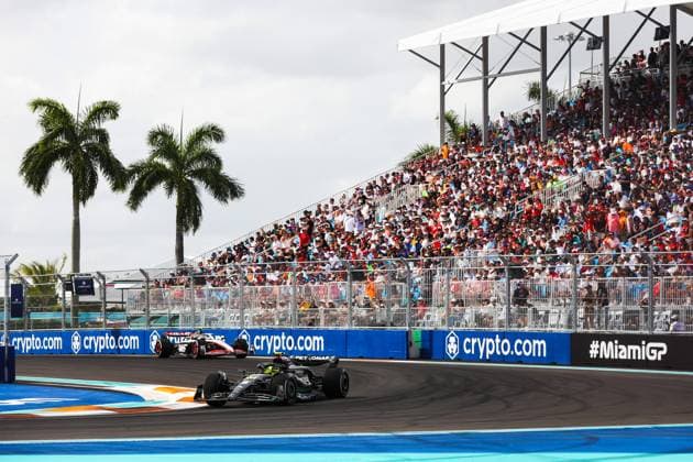 44 HAMILTON Lewis (gbr), Mercedes AMG F1 Team W14, action during the Formula 1 Crypto.com Miami Grand Prix 2023, 5th round of the 2023 Formula One World Championship, WM, Weltmeisterschaft from May 05 to 07, 2023 on the Miami International Autodrome, in Miami Gardens, Florida, United States of America - F1 - MIAMI GRAND PRIX 2023 - RACE DPPI Panoramic  00122011_AV6_2780