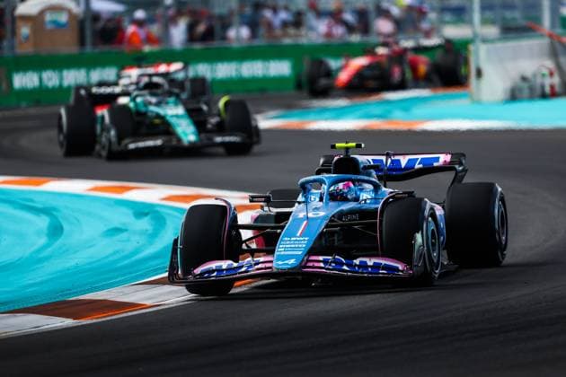 10 GASLY Pierre (fra), Alpine F1 Team A523, action during the Formula 1 Crypto.com Miami Grand Prix 2023, 5th round of the 2023 Formula One World Championship, WM, Weltmeisterschaft from May 05 to 07, 2023 on the Miami International Autodrome, in Miami Gardens, Florida, United States of America - F1 - MIAMI GRAND PRIX 2023 - RACE DPPI Panoramic  00122011_AV3_3885