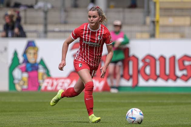 v li Greta Stegemann SC Freiburg, 16 on the ball, crop, single image, full body, action, action, game scene, THE DFB DIRECTIVES PROHIBIT ANY USE OF PHOTOGRAPHS AS IMAGE SEQUENCES AND OR QUASI VIDEO , 07 05 2023, Freiburg Germany , Football, Flyeralarm Womens Bundesliga, SC Freiburg SV Werder Bremen xobx